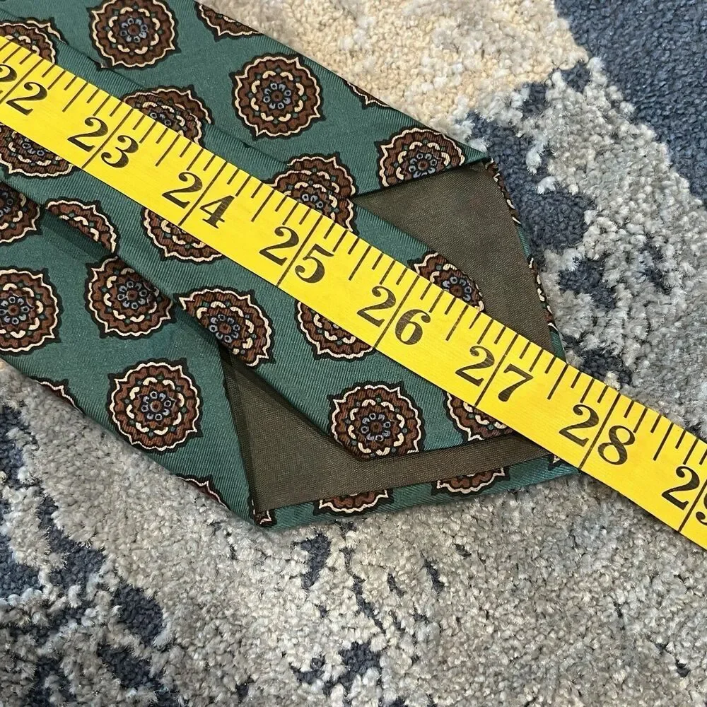 Bert Pulitzer Green Medallion Silk Neck Tie Necktie England 56x4”